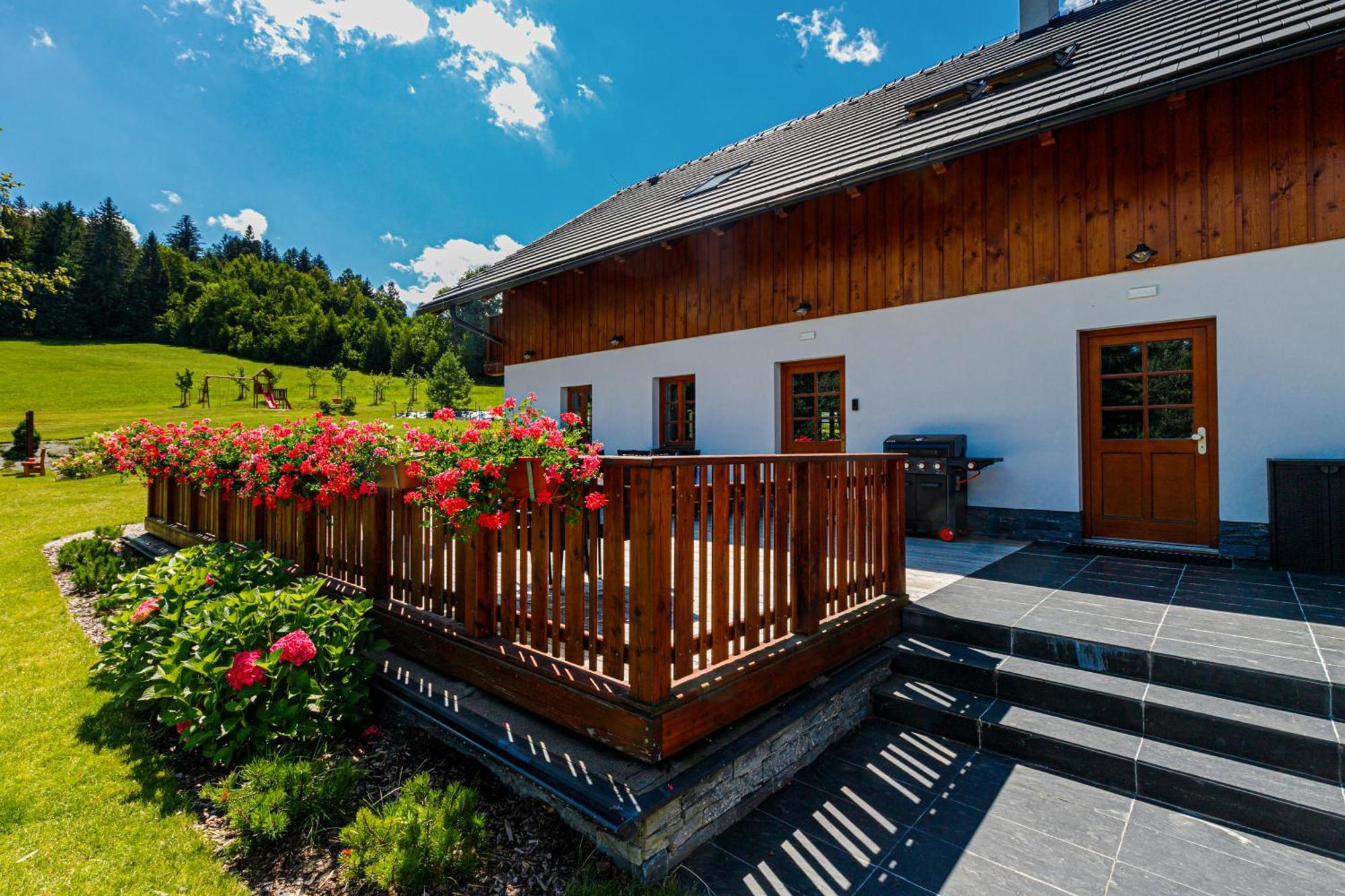 Penzion Stribrnik Krasna  Экстерьер фото